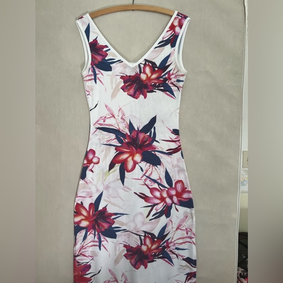 Beautiful maxi dress 👗 with side slits - Picture 1 of 5